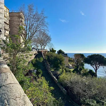Incroyable Vue A Deux Pas De La Appartement *